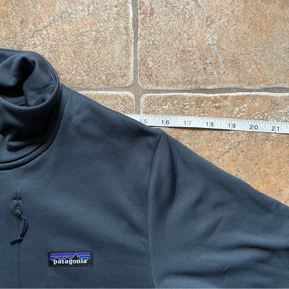 Men's R1® Thermal Jacket - Picture 6 of 10